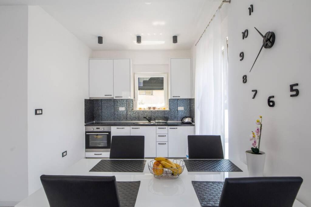 Holiday House Gavran ヴォディツェ エクステリア 写真